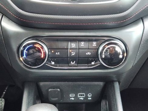 Used 2022 Chevrolet TrailBlazer RS FWD image 17