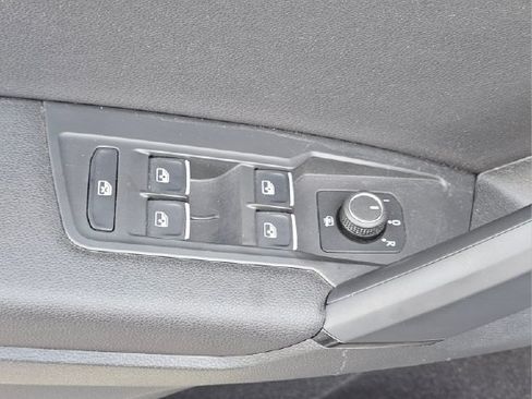 Used 2019 Volkswagen Tiguan SEL w/ 3rd Row Seat Package image 29