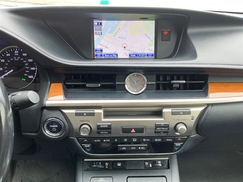 Used 2014 Lexus ES 300h w/ Luxury Package w/Bamboo Trim FWD image 43