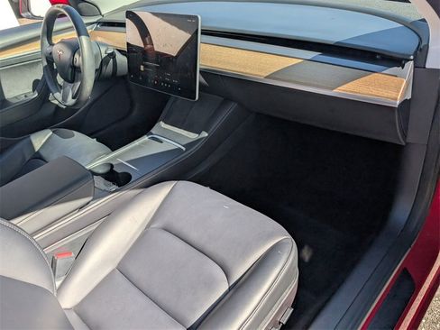 Used 2022 Tesla Model 3 image 17