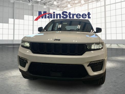 New 2025 Jeep Grand Cherokee Limited image 8