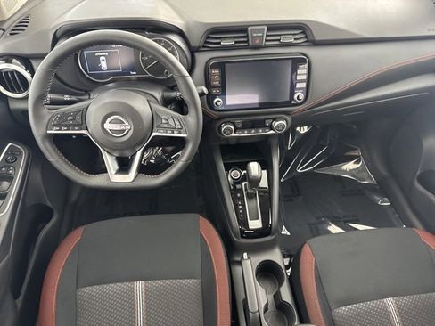 New 2025 Nissan Versa SR w/ Trunk Package image 22