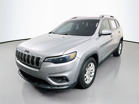 Used 2019 Jeep Cherokee Latitude w/ Popular Appearance Group FWD image 3