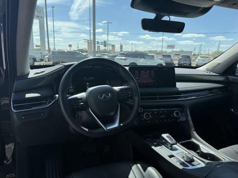 Certified 2025 INFINITI QX60 Luxe image 16