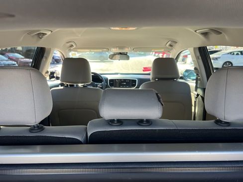 Certified 2022 Kia Sportage LX image 13