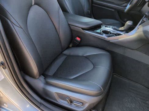 Used 2018 Toyota Camry XSE image 22