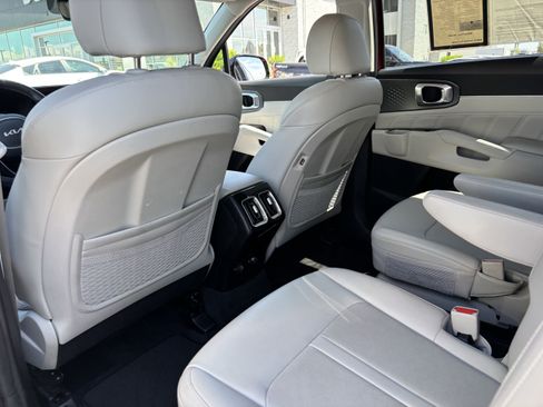 Certified 2023 Kia Sorento SX FWD image 15
