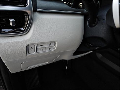 Certified 2023 Kia Sorento SX Prestige image 22