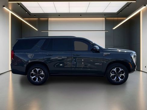 Certified 2025 GMC Yukon AT4 w/ AT4 Premium Package AWD/4WD image 6