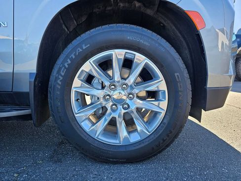Used 2024 Chevrolet Suburban Premier AWD/4WD image 9