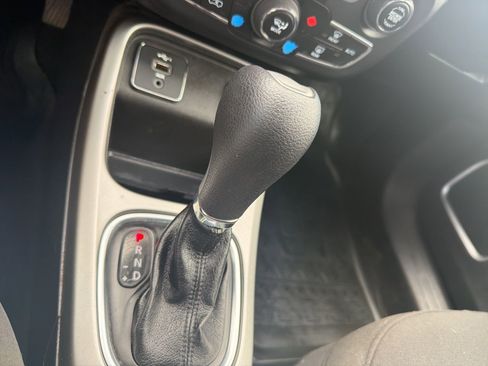 Used 2019 Jeep Compass Sport w/ Tech Group FWD image 19