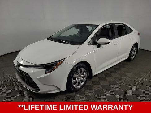 Used 2026 Toyota Corolla LE FWD image 3