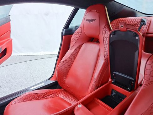 Used 2014 Aston Martin Vanquish Coupe image 21