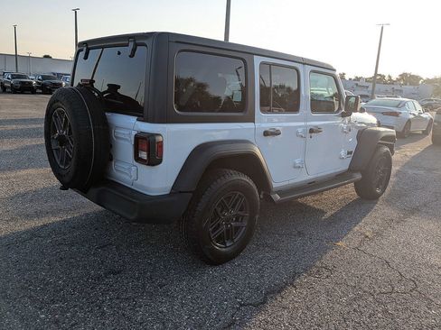 Used 2024 Jeep Wrangler Unlimited Sport AWD/4WD image 4