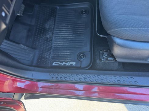 Used 2018 Toyota C-HR XLE image 13