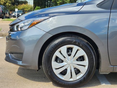 Used 2025 Nissan Versa S w/ Trunk Package image 9