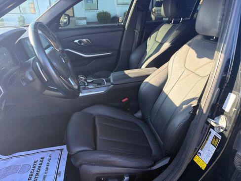 Used 2020 BMW 330i Sedan w/ Convenience Package RWD image 3