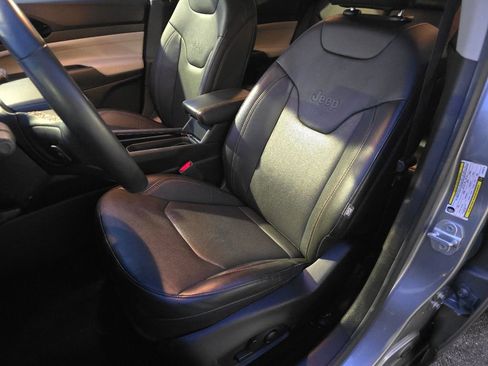 Used 2022 Jeep Compass Limited image 24