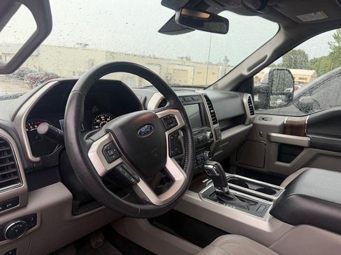 Used 2017 Ford F150 Lariat w/ Equipment Group 502A Luxury AWD/4WD image 12