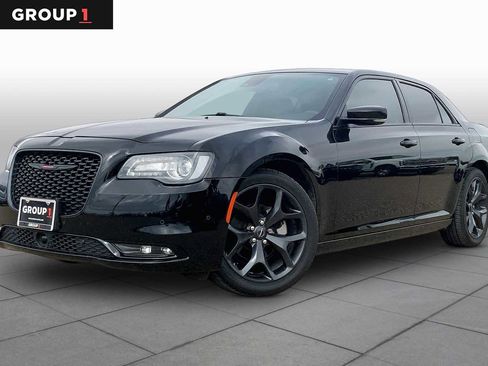 Used 2023 Chrysler 300 S w/ Comfort Group RWD image 1
