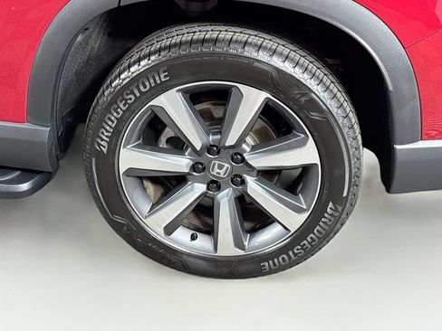 Certified 2025 Honda Pilot Elite image 9