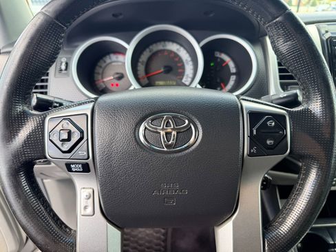 Used 2014 Toyota Tacoma 4x4 Double Cab w/ Limited Package image 11
