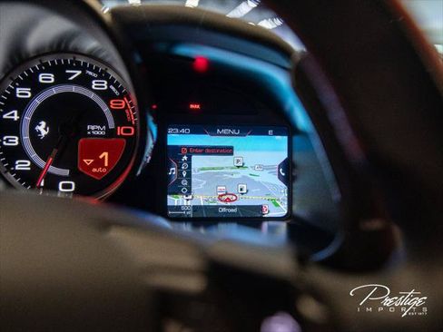 Used 2020 Ferrari 812 Superfast RWD image 40