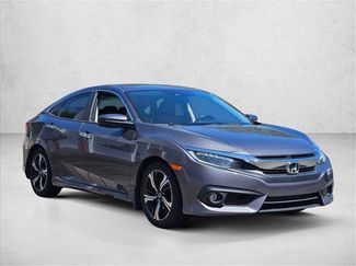 Used 2018 Honda Civic Touring video 3