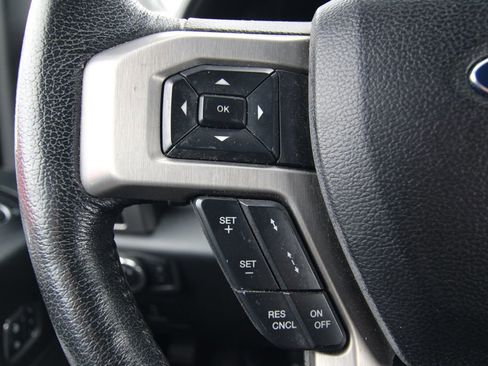 Used 2015 Ford F150 Platinum w/ Equipment Group 701A Luxury image 21