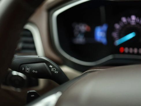 Used 2017 Ford Fusion Platinum image 22