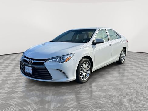 Used 2015 Toyota Camry LE image 7
