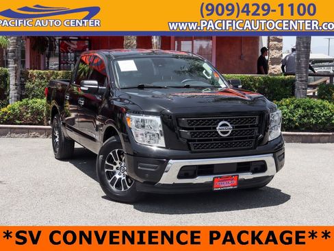 Used 2020 Nissan Titan SV w/ SV Convenience Package image 1