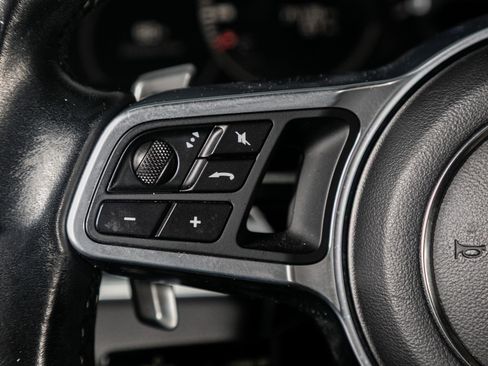 Used 2018 Porsche Panamera 4 image 45