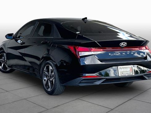 Used 2023 Hyundai Elantra SEL w/ Convenience Package FWD image 12