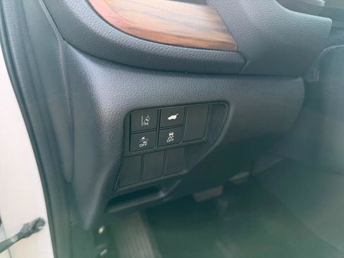 Used 2017 Honda CR-V Touring image 10