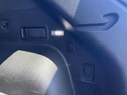 Used 2024 Chevrolet Blazer LT w/ Sound & Technology Package FWD image 19