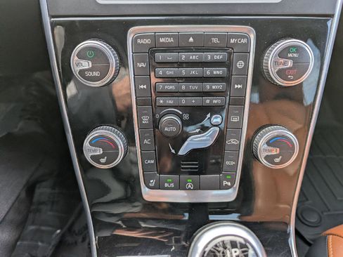 Used 2015 Volvo S60 T5 Premier image 16