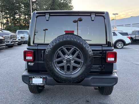 Used 2025 Jeep Wrangler Unlimited Sport AWD/4WD image 6