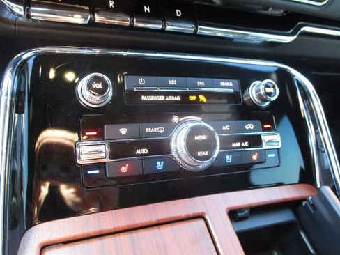 Used 2022 Lincoln Navigator L Reserve image 15