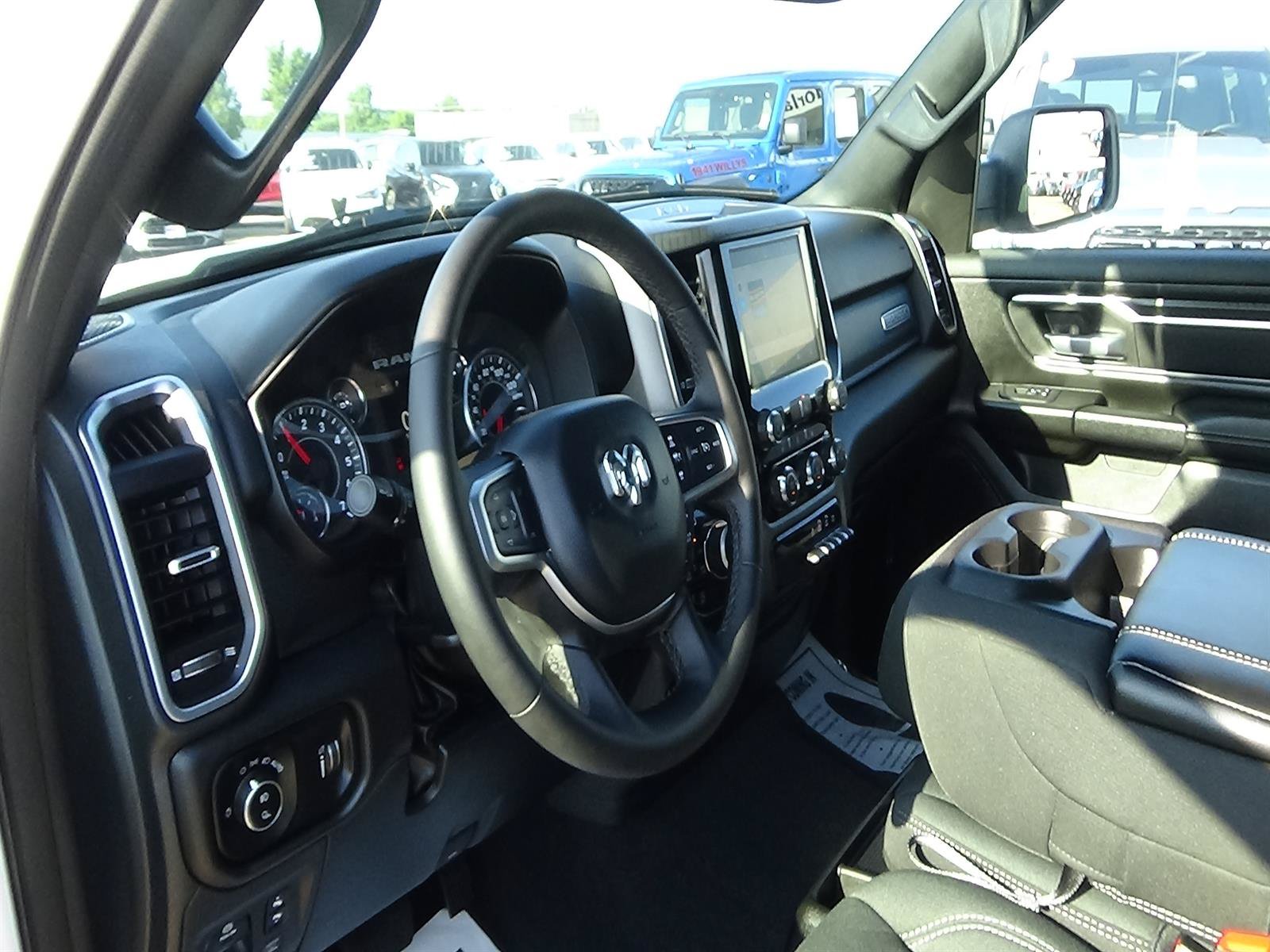 Used 2025 RAM 1500 Big Horn AWD/4WD image 16