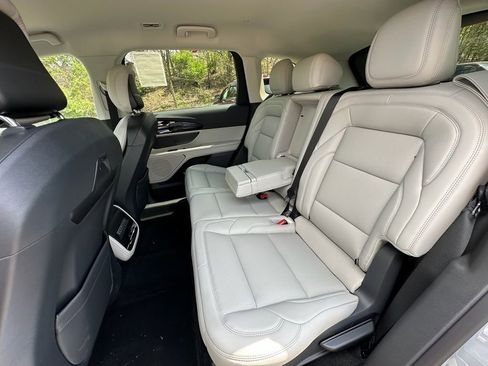 New 2026 Lincoln Nautilus Premier AWD/4WD image 17