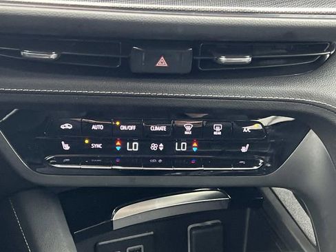 Used 2023 Buick Envision Preferred image 21