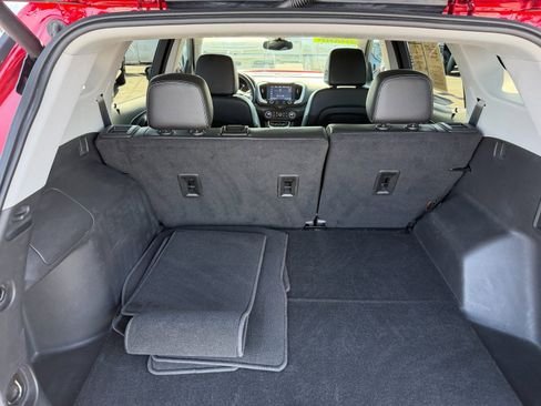 Used 2023 GMC Terrain SLT w/ Infotainment Package II FWD image 22