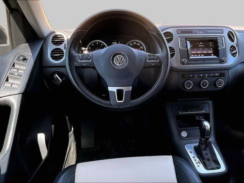 Used 2016 Volkswagen Tiguan S FWD image 6