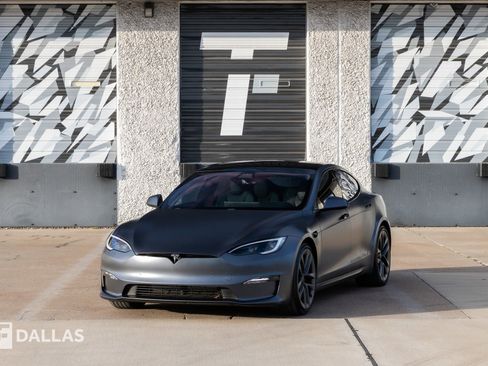 Used 2022 Tesla Model S Plaid image 5