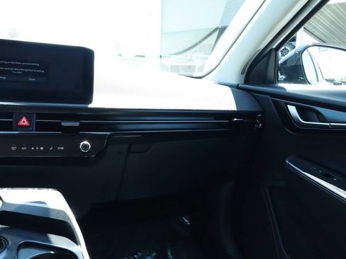 Used 2025 Kia EV6 Wind RWD image 30