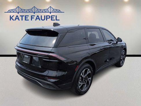 Used 2025 Lincoln Nautilus Premier w/ Jet Appearance Package AWD/4WD image 7