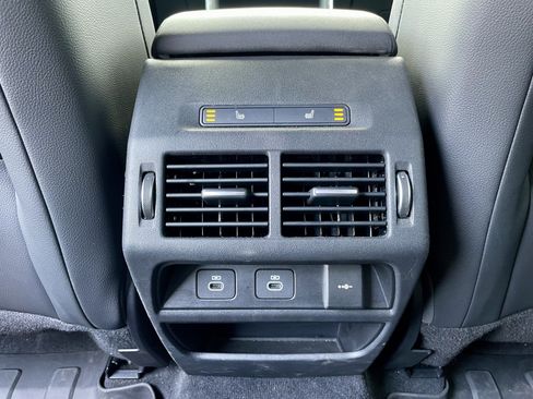 Used 2025 Land Rover Discovery Sport Dynamic SE AWD/4WD image 26