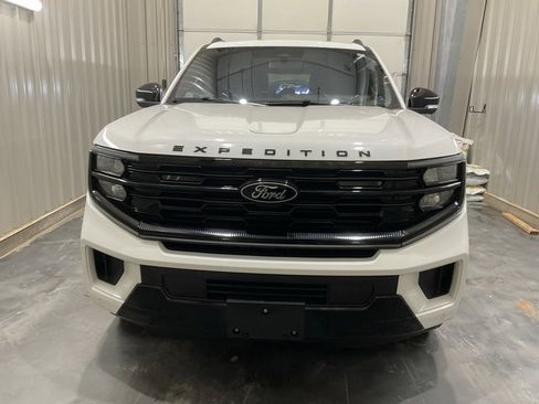 Used 2025 Ford Expedition Max Platinum w/ Stealth Appearance Package image 2