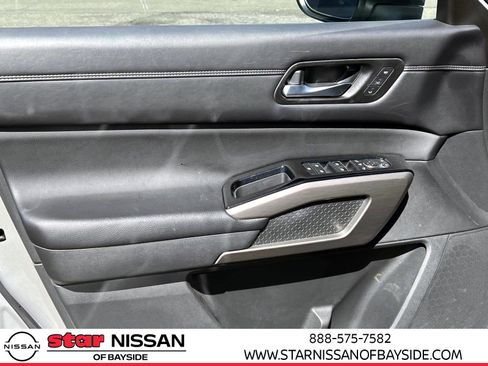 Used 2023 Nissan Pathfinder Platinum w/ Lighting Package (N93) AWD/4WD image 14